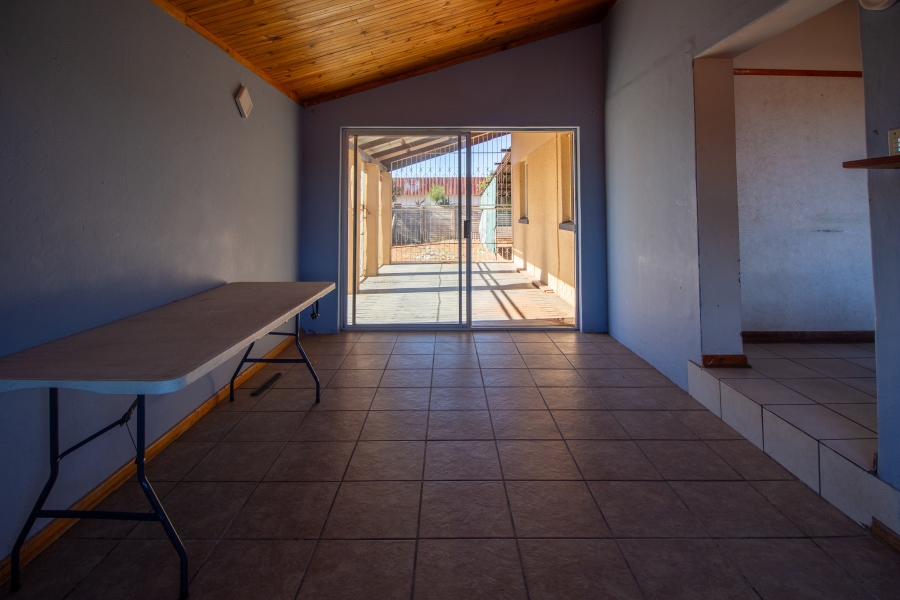 3 Bedroom Property for Sale in Lemoendraai Northern Cape
